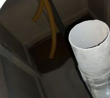 Vue sur l'int&eacute;rieur du r&eacute;cup&eacute;rateur d'eau de 5m&sup3; (en b&eacute;ton)