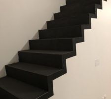 Escalier béton ciré