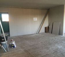 Séparation de la pièce de vie et de l espace nuit + cloison du cellier