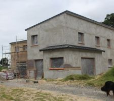 Enduit commenc&eacute;