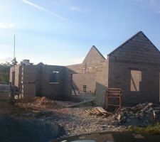 Les pignons continuent &agrave; se monter.