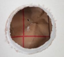Découverte du  manque d'isolant au dessus des fenêtres
