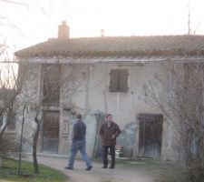 La vieille maison en question. l'agent immobilier pensait qu'il fallait la démolir !!! pas fou non ?