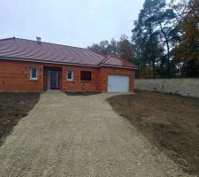 Nouvelle livraison de cailloux pour l aller de la maison