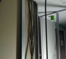 Placo BA13 avec 5cm de laine de verre pour une meilleur acoustique et &eacute;viter le sonnement creux.
  certaines paroies en double peau ( 2 BA13 isolation laine de verre 2 bA13)