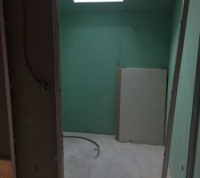 Plaque de plâtre posé dans la salle de bain