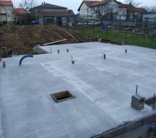 Petite visite du chantier ce soir et une jolie dalle coulée