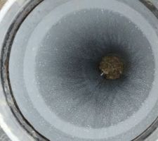 Sorte de puisard qui donne sur le drain