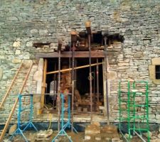 Linteau extérieur en place