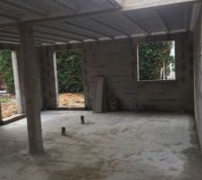 Rdc c&ocirc;t&eacute; Futur salon