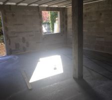 Rdc c&ocirc;t&eacute; Futur salon