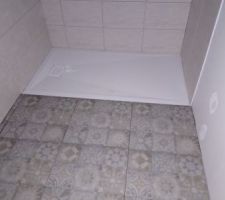 Receveur et faïence salle d'eau RDC