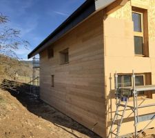 Pose du bardage en Meleze