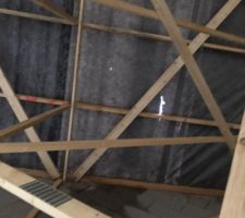 Trou dans l'écran sous toiture toujours présent