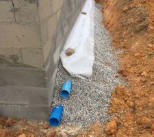 Drain autour de la maison mis en place par le terrassier