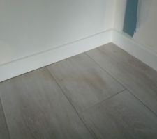 Plinthes en médium pour la pièce de vie