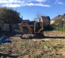 Terrassement sous le beau soleil breton !