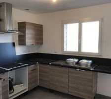 Les cuisines en cours de pose !