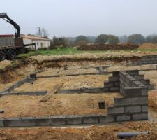 Parpaings &eacute;l&eacute;vation vide sanitaire.