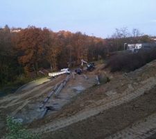 Arrivée du matériel pour le vide sanitaire et soubassement