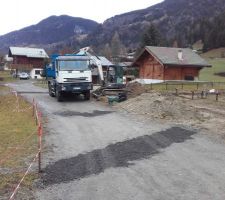 Décapage de la zone garage / accès : évacuation de la terre