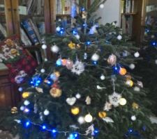 Dernier sapin dans maison actuelle