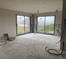 La partie salon avec le plafond et les murs en placo