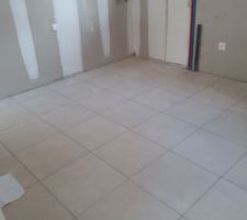 Carrelage beige capoiera (decoceram) 45x45 joint gris clair cuisine