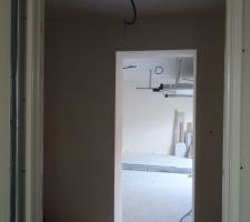 Vue de l'entrée sur le garage