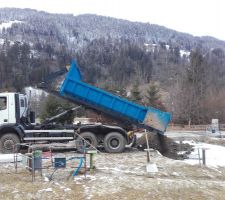 Enfin les cailloux ! M'enfin seulement quelques camions pour l'instant...