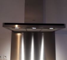 Pose de la hotte de cuisine