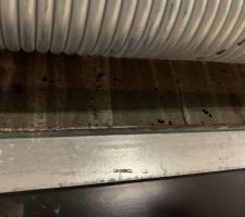 Condensation au dessus de la porte de garage