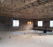 Plaquage du plafond + isolation des murs en peripherie