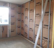 Plaquage du plafond + isolation des murs en peripherie