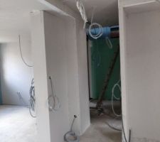 Placo du Rdc Couloir ver le R+1