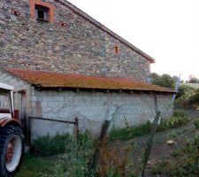 Cette cabanne à poules doit être démontée. En une semaine c'était fait !