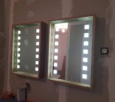 Miroirs Led salle de bains, encadrement bois "fait maison" en planches de chêne.