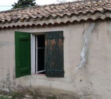 Existant : facade sud bien fissur&eacute;e