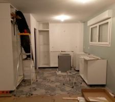 Montage de la cuisine en cours