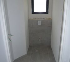 Habillage du WC suspendu.