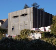 Vue d'ensemble de la structure, en attente du revêtement extérieur.