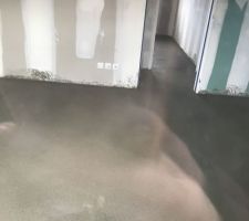 14.01.2019 la chape est pr&ecirc;te pour la pause du carrelage...