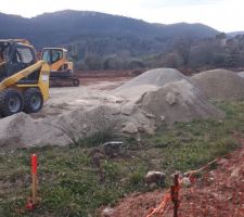 Viabilisation du terrain en cours avec bassin de r&eacute;tention d eau obligatoire