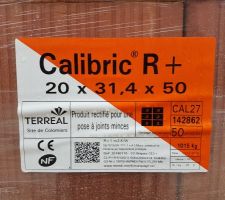 Arrivé des palettes de brique