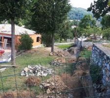 Toiture + muret en pierre de pays
