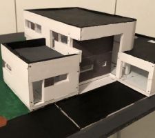 Ayé je suis hors d eau mais pas encore hors d air !! Lol 
Il me reste encore à mettre les menuiseries et à faire l aménagement intérieur. 
Ça permet vraiment de ce rendre compte et de se projeter !! ?