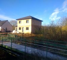 C est le weekend, il y a du soleil, pas de clé donc juste des photos de l extérieur