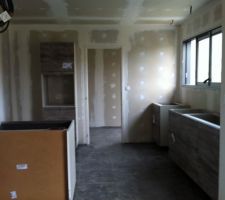 Pose de la cuisine, nous devons déménager dans une semaine !!!