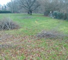 Notre parcelle comprenant deux zones: une partie constructible + partie zone naturelle