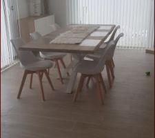 Réception d'une partie des meubles, table new argo kave home